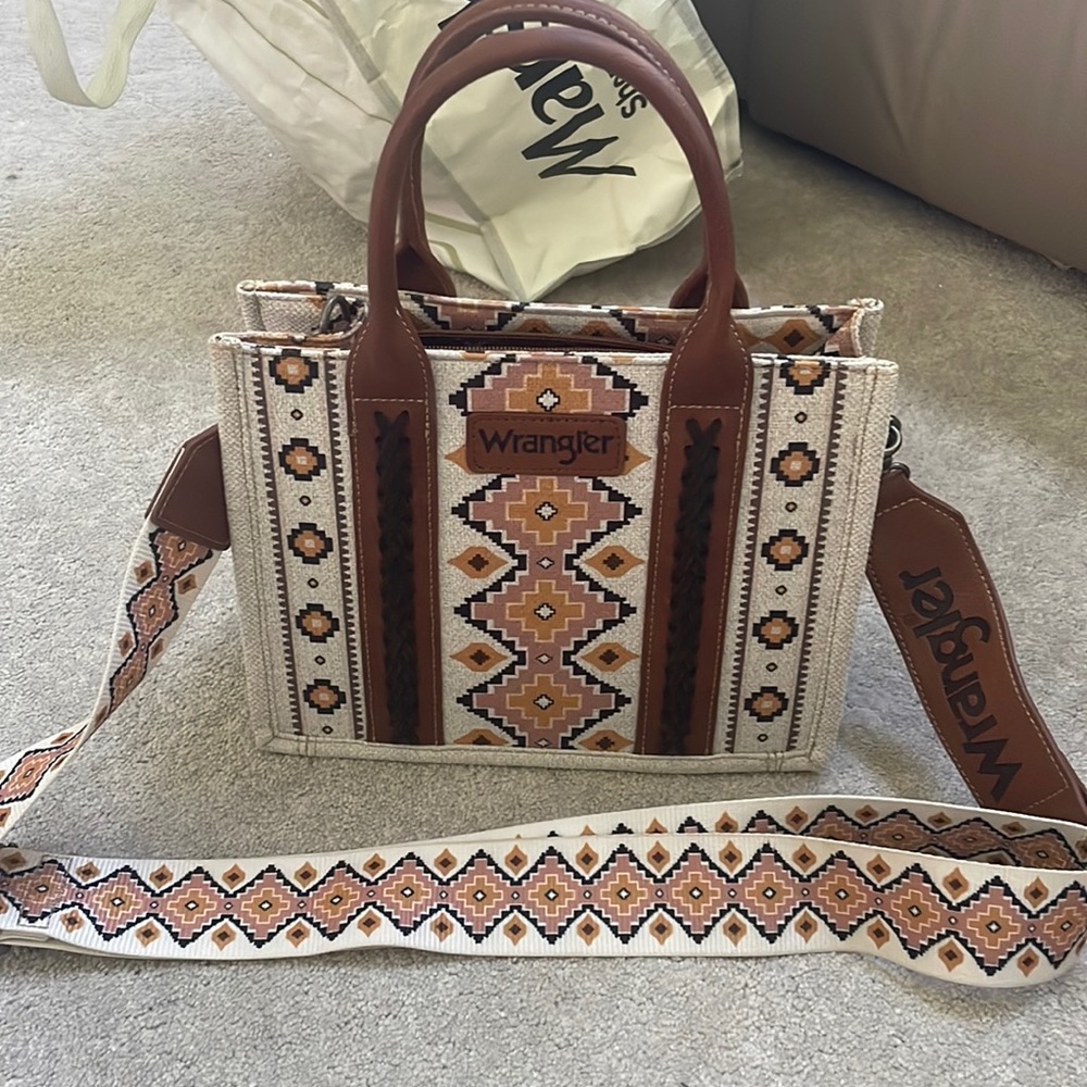 Wrangler tote bag with strap